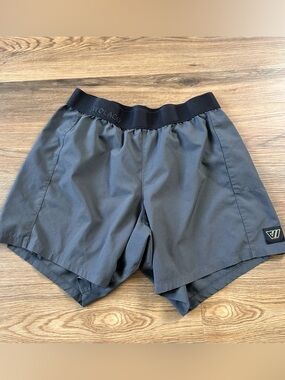 WOLACO Mens Medium Gray High Performance Running Training Shorts Zipper Pocket